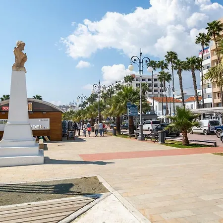 2bdr Sunny Aprtm Near The Sea Apartment Larnaka
